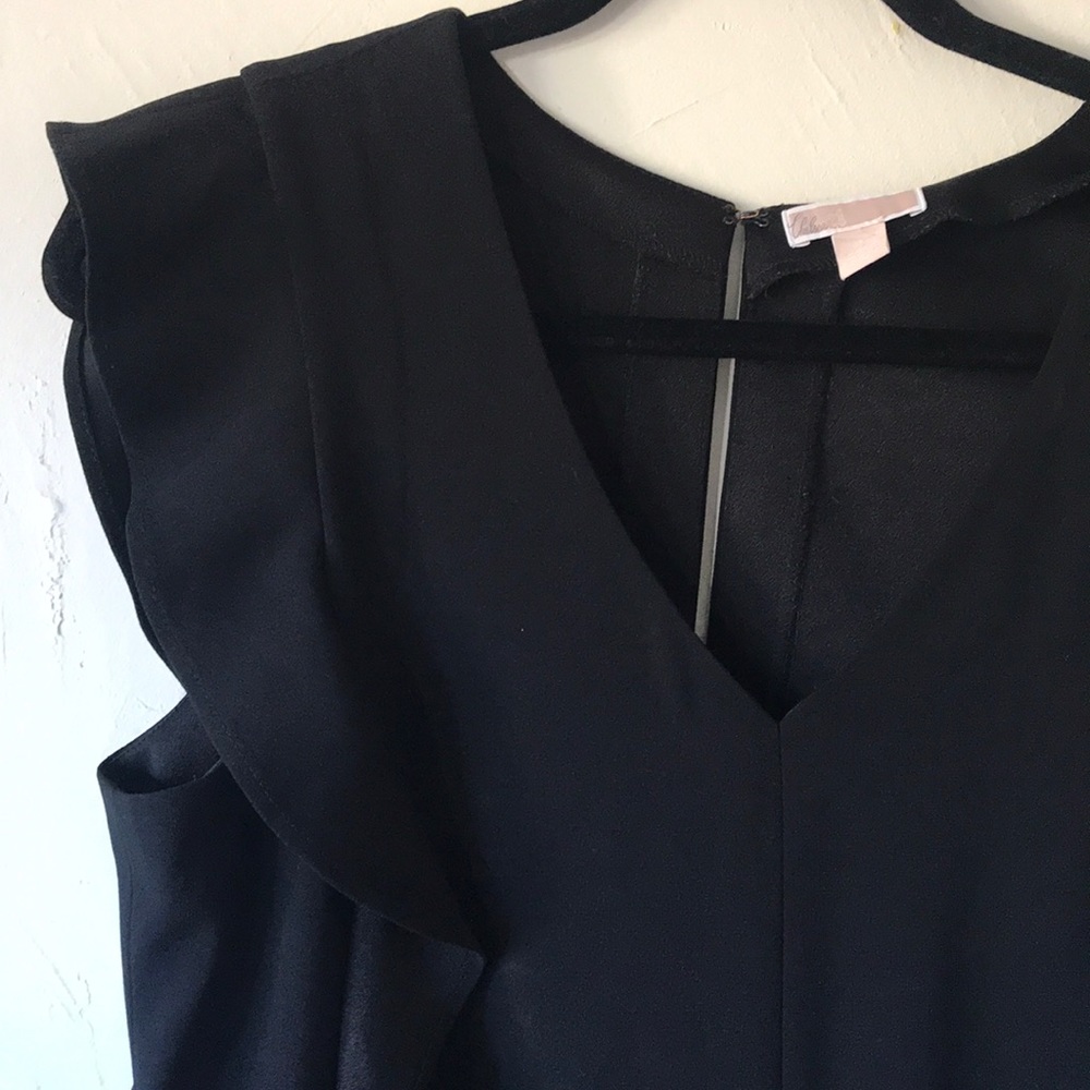 Chelsea28 ruffle sleeve little black dress small